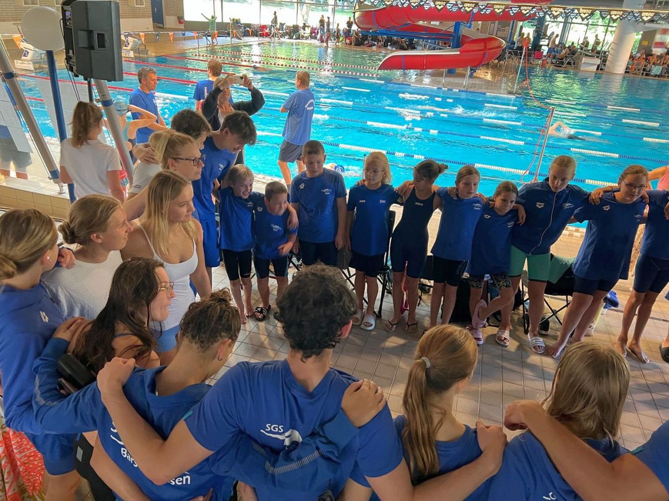 SGS Barsinghausen Teamkreis am Beckenrand